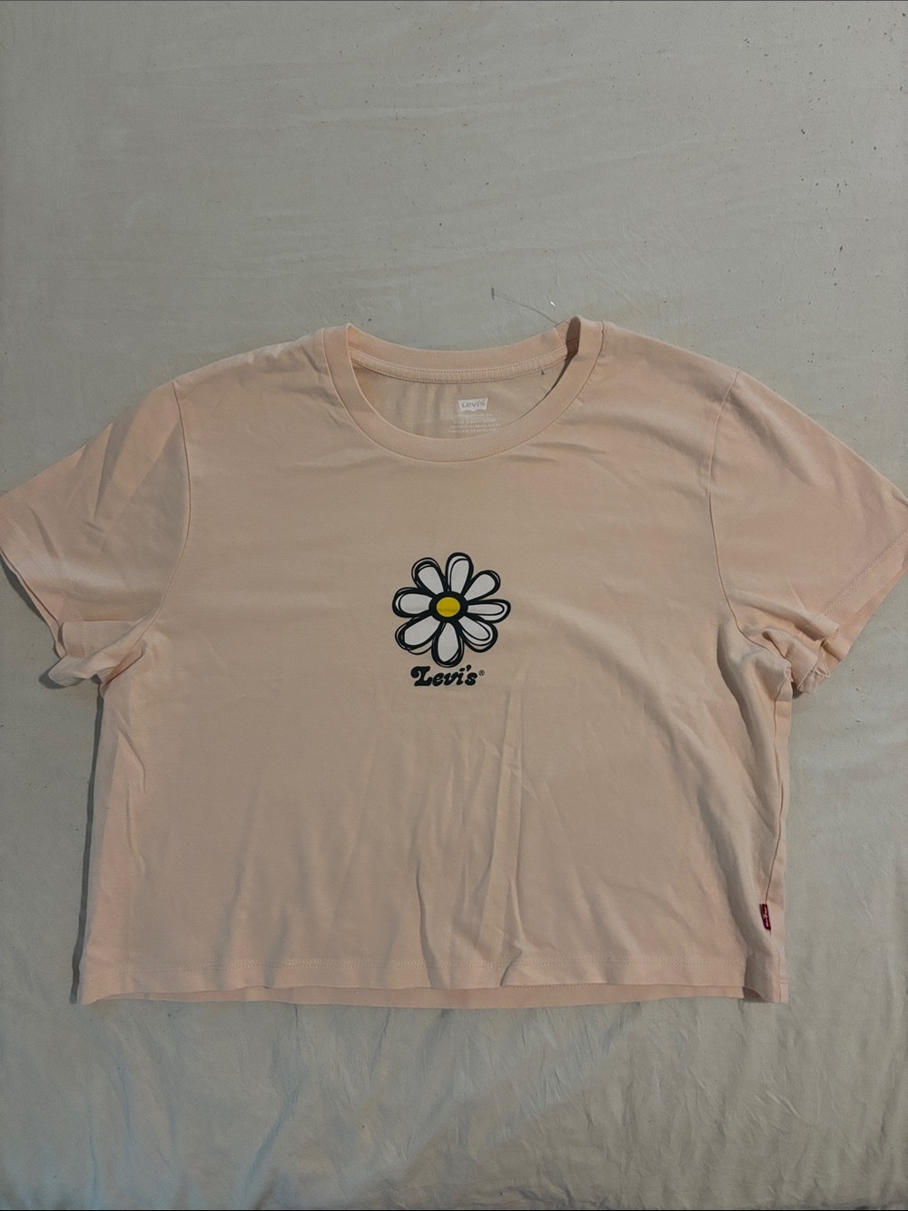 Levi's Light Pink Crop Tee with Daisy Graphic